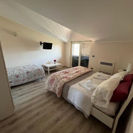 Bed and Breakfast Le Gatte Эболи Экстерьер фото
