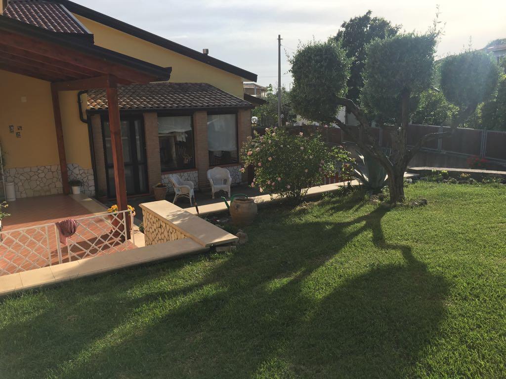 Bed and Breakfast Le Gatte Эболи Экстерьер фото