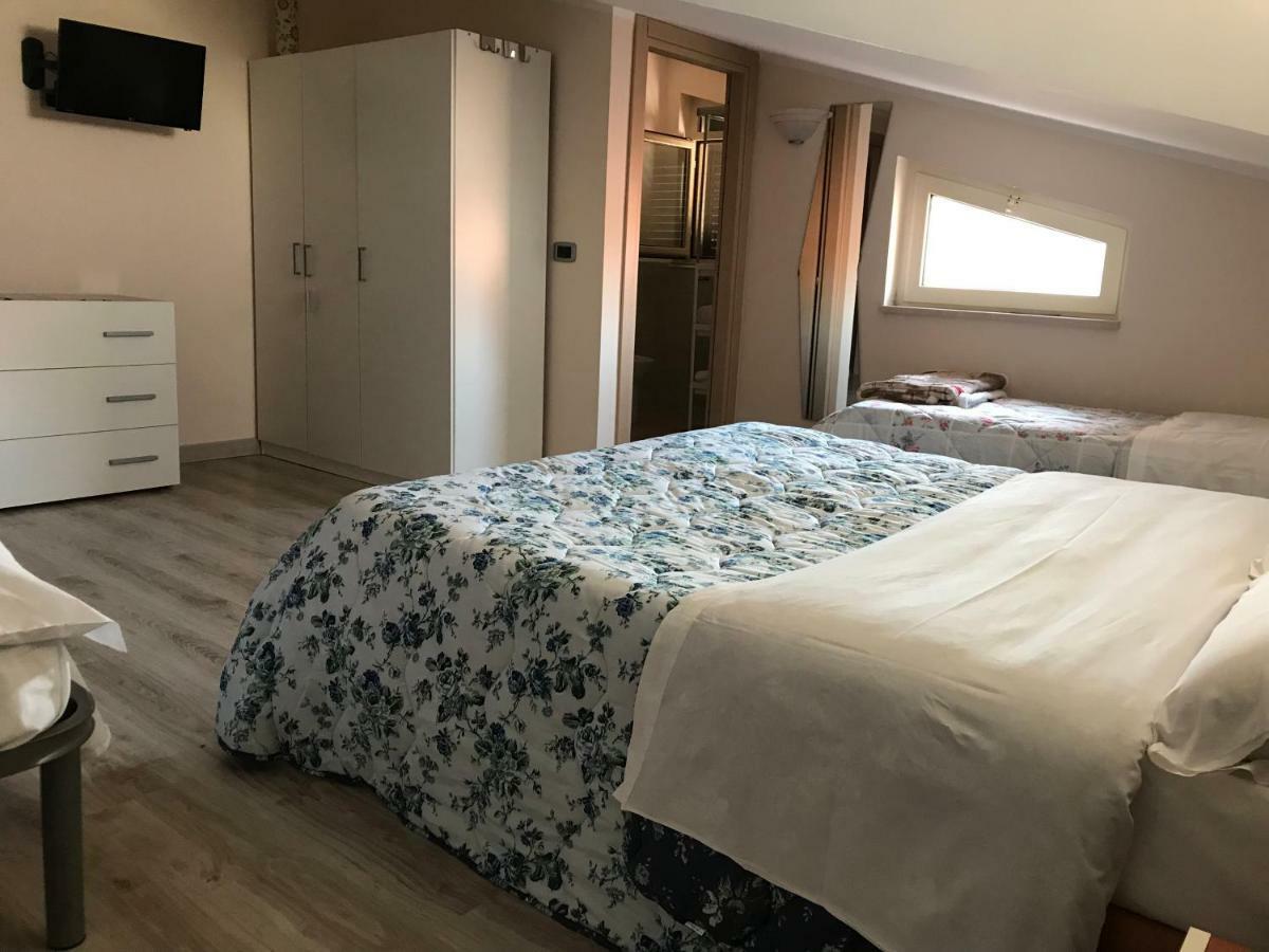 Bed and Breakfast Le Gatte Эболи Экстерьер фото